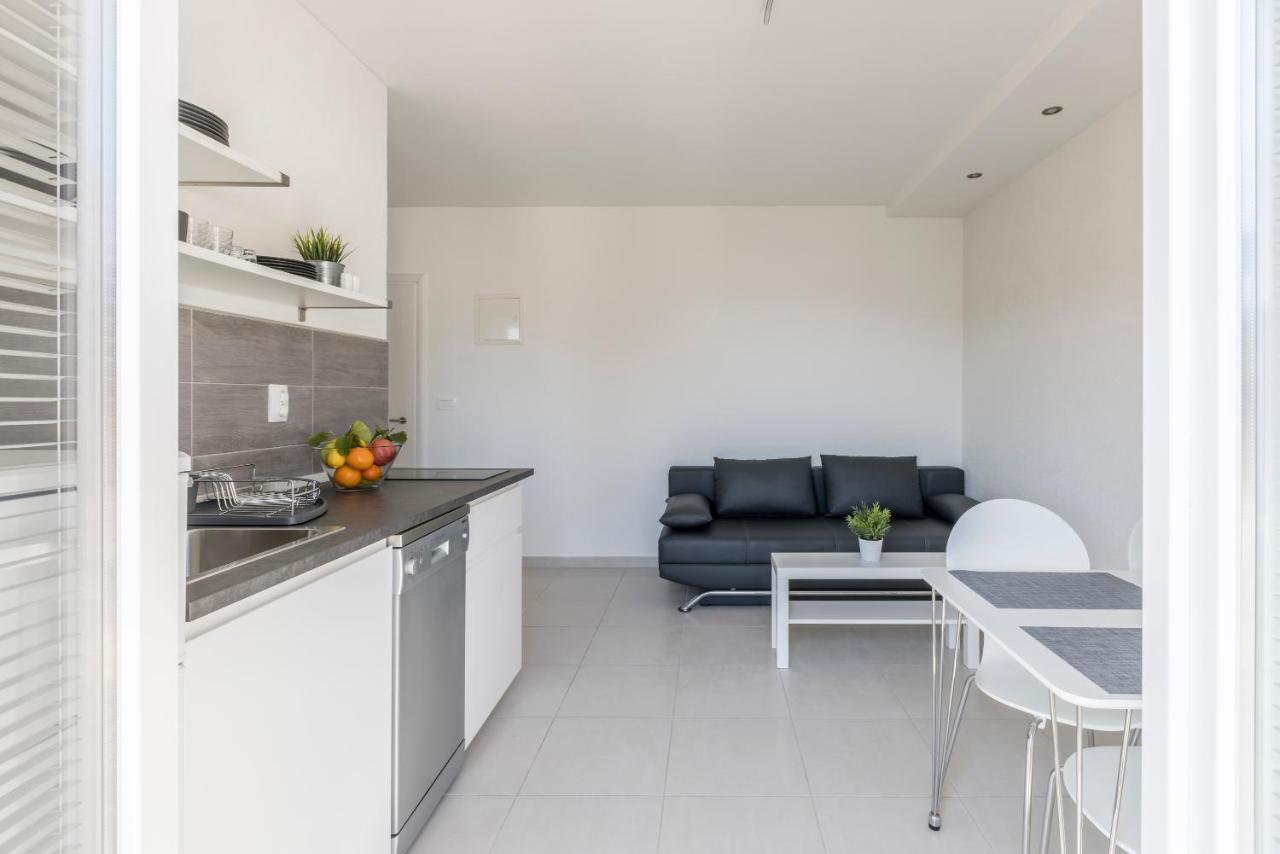 Apartament Anna - 20 M From The Sea Postira